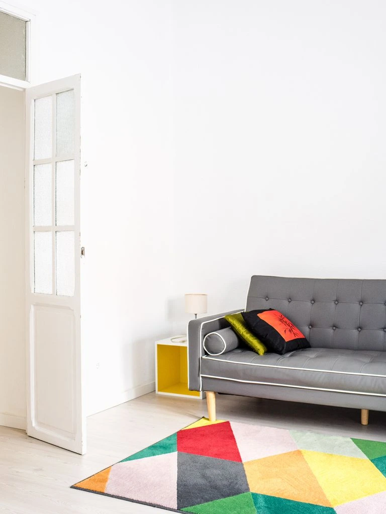 Renter-friendly living room with no-drill styling.